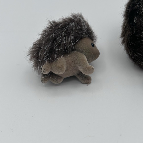 Sylvanian Families -Bramble Hedgehog Family Figure Mother/father And Baby - Picture 4 of 5